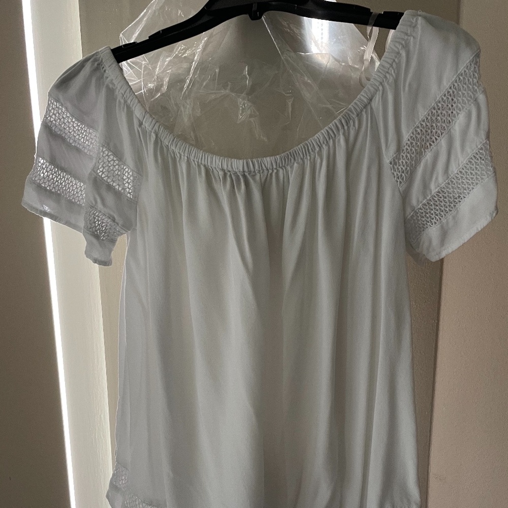 SO white cotton off the shoulder size large